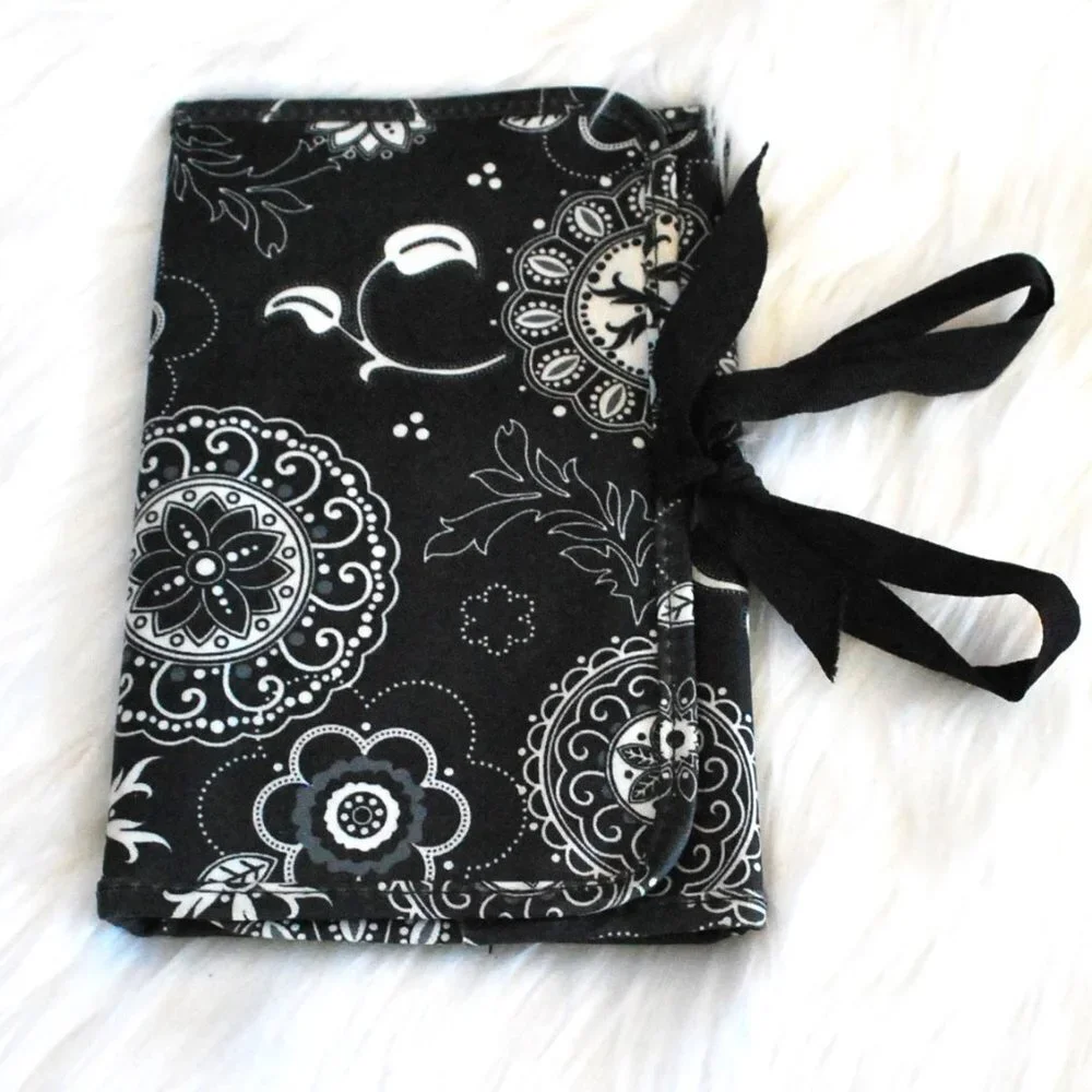 Thirty One Tri Fold Note Robbon Tie Pad Holder Black